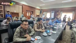 GUBERNUR KALSEL TEKANKAN PROYEK JALAN LINTAS TENGAH DAN STADION DIPERCEPAT